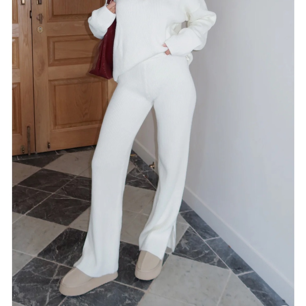 White fox boutique cozy knit pants